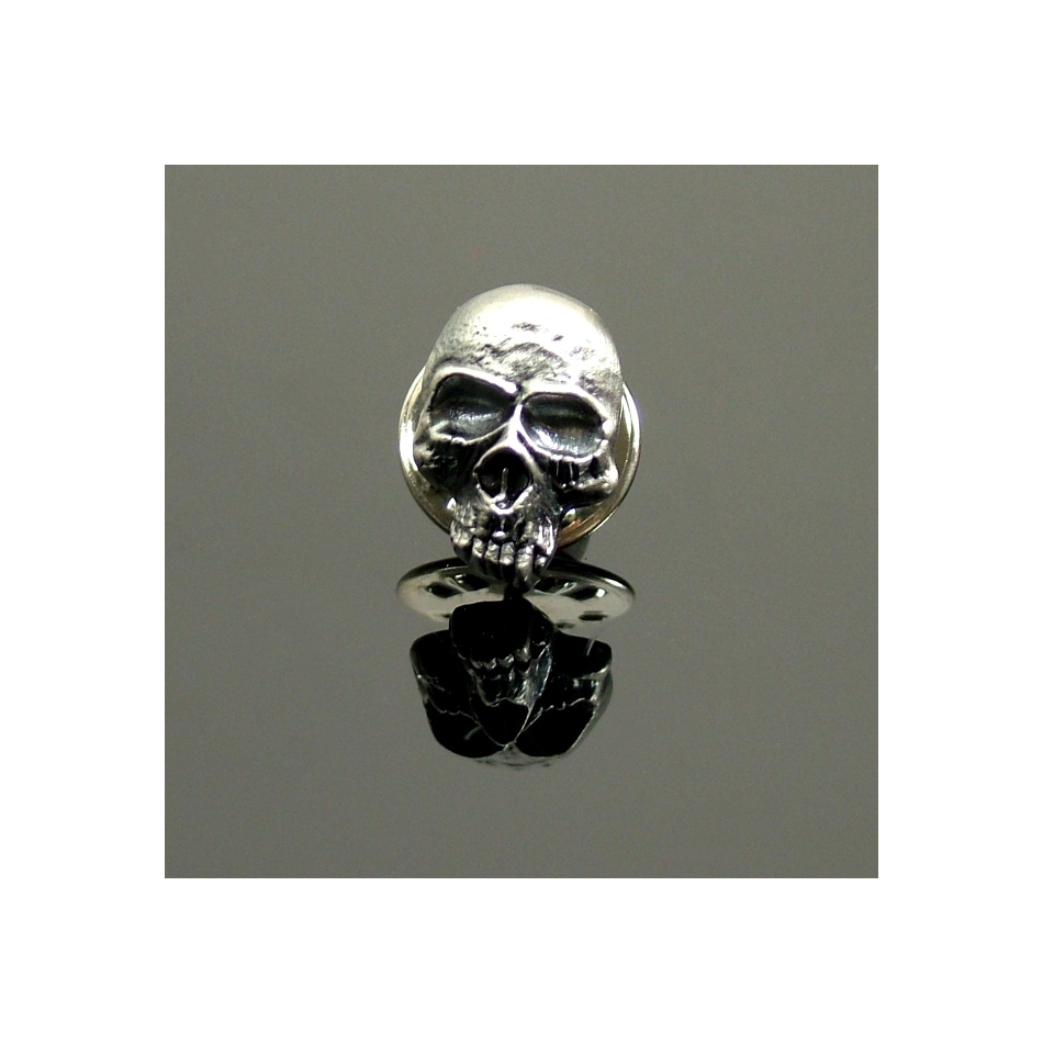 Lapel Pin - Vampire Skull